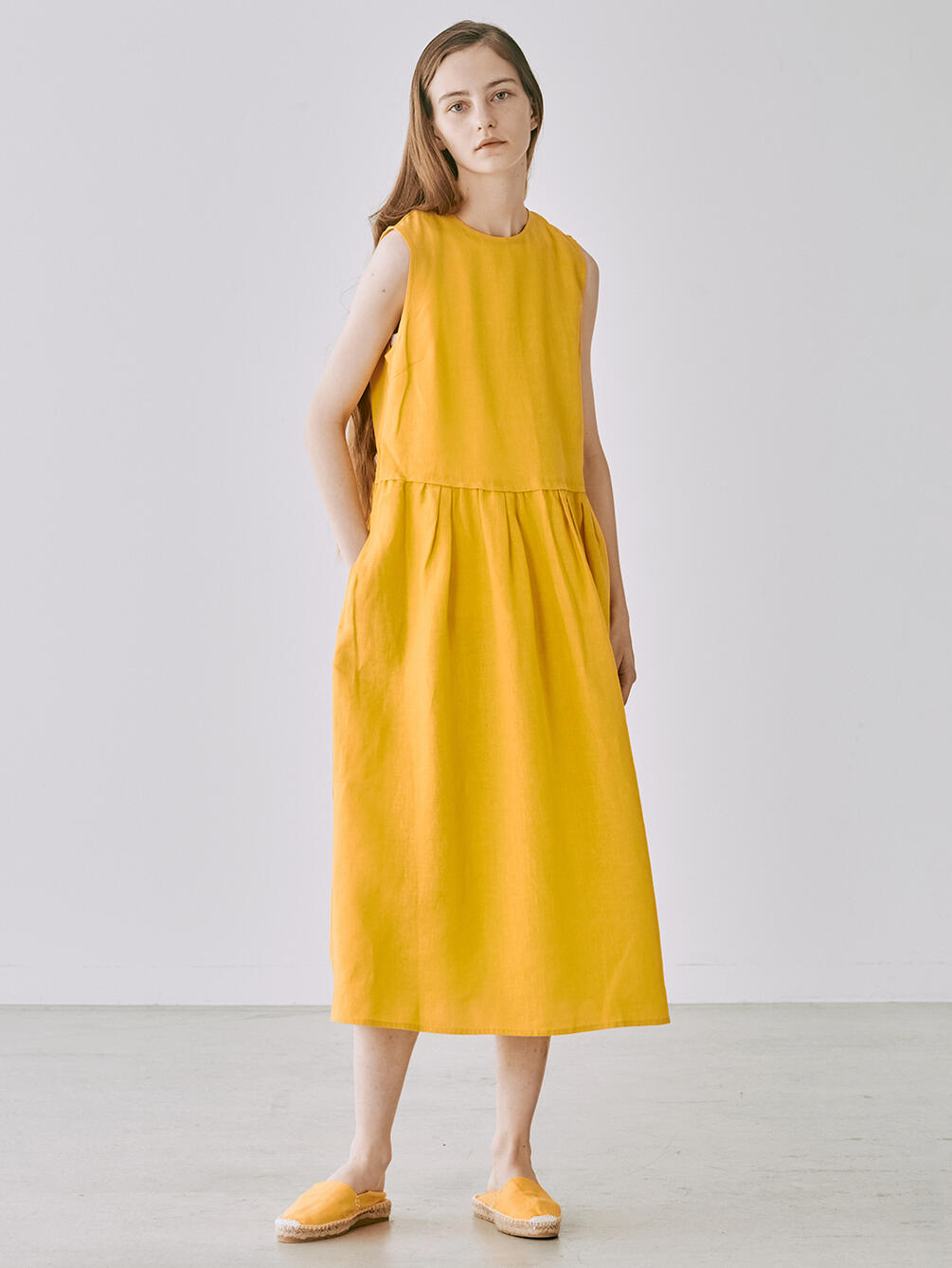 Le Glazik リネン ノースリーブワンピース Women Le Glazik リネン ノースリーブワンピース Women