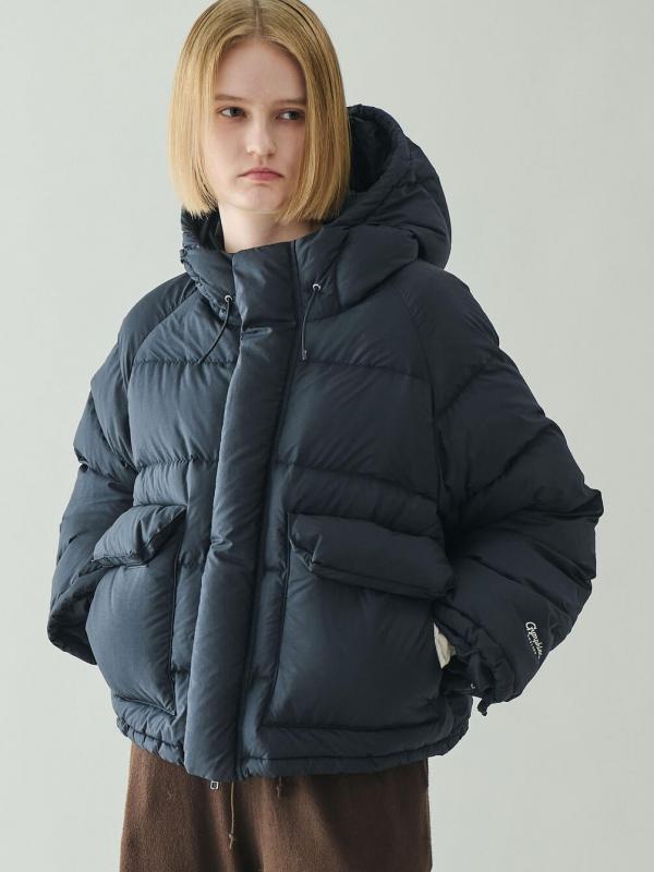 美品✨TO BE CHIC   フリルダウンベスト　ブラック　42 ショートダウンベスト | レディースギャルファッション通販