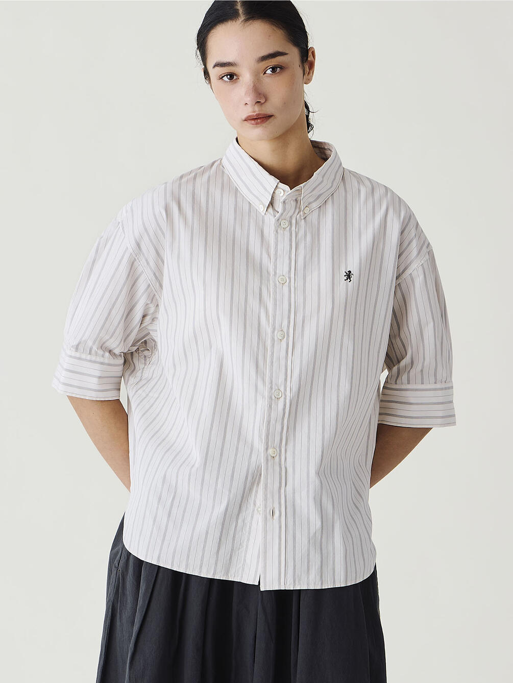 ＜先行予約＞Gymphlex | コットンタイプライター ストライプボタンダウンシャツ WOMEN