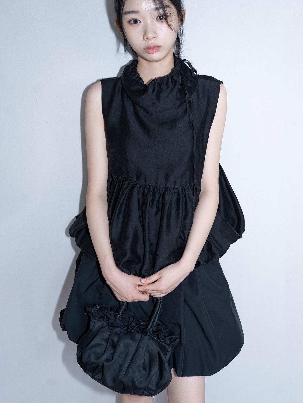 eunoia｜ドローストリング ハイネックブラウス WOMEN