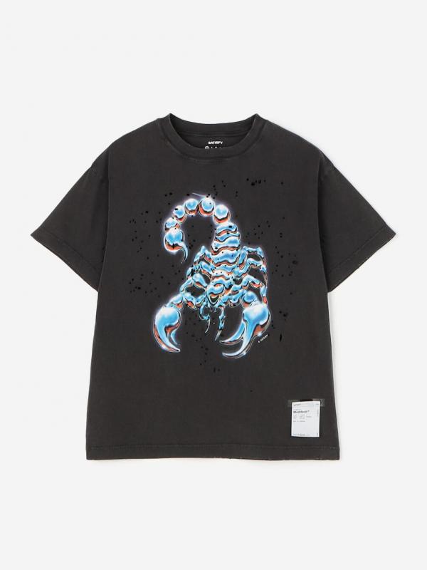 SATISFY | グラフィックプリント Tシャツ WOMEN