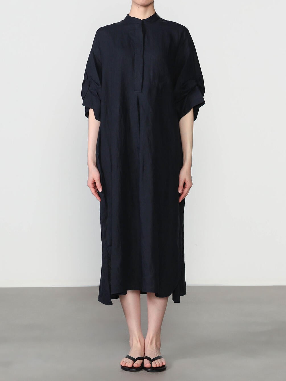 TICCA |〈別注〉リネン ツイストスリーブワンピース WOMEN