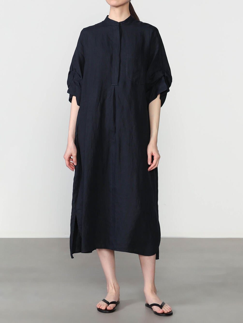 TICCA |〈別注〉リネン ツイストスリーブワンピース WOMEN