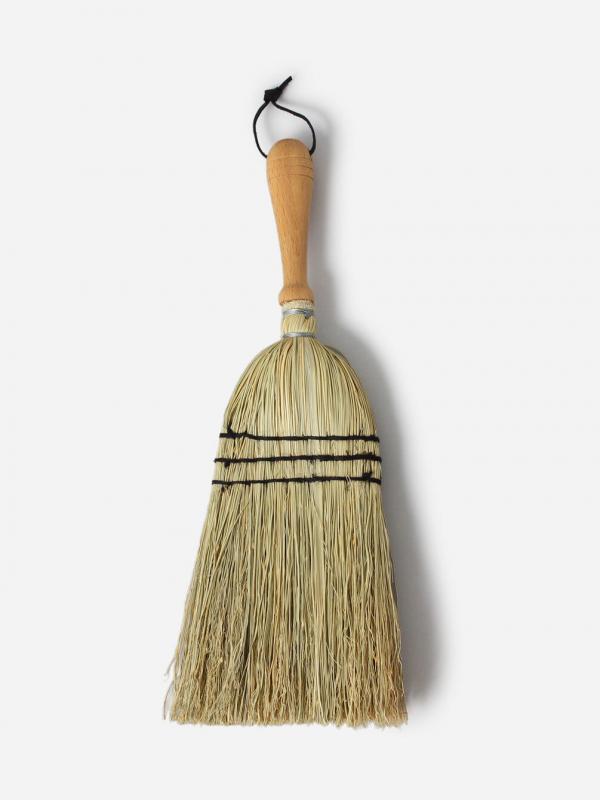 LABOUR AND WAIT | STRAW HAND BRUSH
