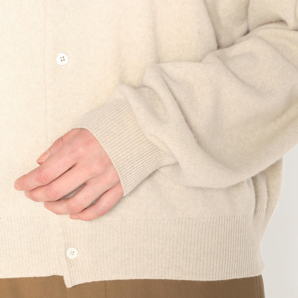 【新品未使用】タグ付き　ダントン　ウールカーディガン36 クリーム 新品未使用】タグ付き ダントン ウールカーディガン36 クリーム - メルカリ