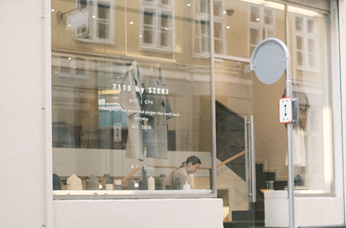 feature | Bshop