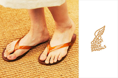 ANCIENT GREEK SANDALS｜淡くクリアなジェリーフラットシューズ。